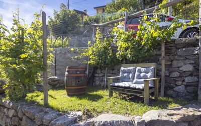 Valtellina 645: Pared De Piedra, Maceta, Jardín, Planta De Casa, Losa, Paisajismo, Mueble Para Exteriores, Sombra, Patio Interior
