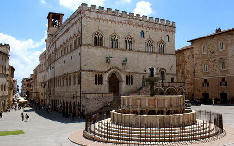 Il Giuncheto, Pool, Amazing View, Umbrian Countrys: Edificio, Pared, Ventana, Ciudad, Fachada, By, Arquitectura, Espacio Publico, Punto De Referencia, Asentamientos Humanos