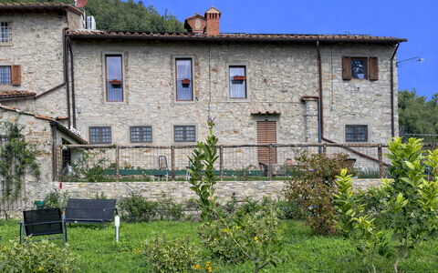 Borgo Antico, Pool, Barberino del Mugello: El Terreno Del Lote, Área Rural, Inmuebles, Cabaña, Pueblo, Jardín, Casa De Campo, Patio Interior, Césped, Paisajismo