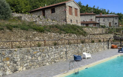 Borgo Antico, Pool, Barberino del Mugello: Piscina, Mueble Para Exteriores, Recurso, Losa, Thermae, Ciudad De Vacaciones, Eco Hotel, Hacienda, Guijarro, Villa