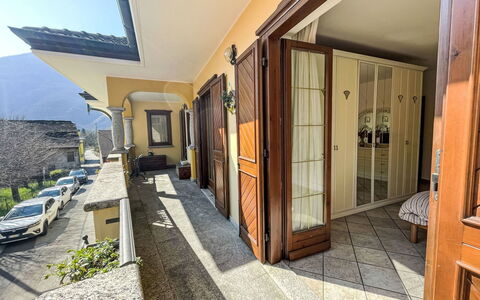 Dimora Lali: Casa, Puerta, Planta De Casa, Balcón, Inicio De La Puerta, Hotel