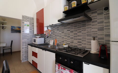 Galene'S Home: Cocina, Aparato De Cocina, Electrodoméstico, Mostrador, Piso, Diseño De Interiores, Mueble, Estufa De Cocina, Suelo, Gabinetes