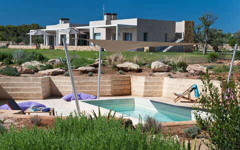 Villa Carovi: Mueble Para Exteriores, Sombra, Ocio, Sunlounger, Piscina, Diseño, Vacaciones, Estructura Al Aire Libre, Paraguas, Recurso