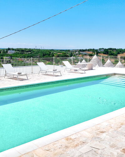 Trullo Miravista Valle D'Itria: Azul, Piscina, Material Compuesto, Recurso, Mueble Para Exteriores, Sunlounger, Eco Hotel, Inmuebles, Ciudad De Vacaciones, Thermae