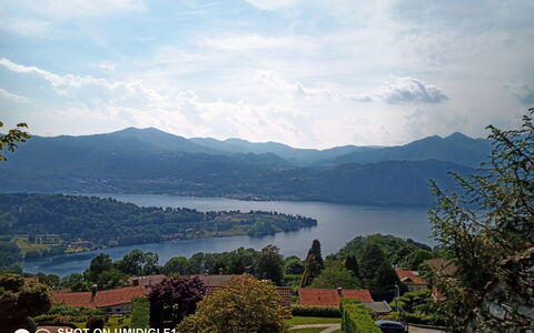 Bellavista Dimora Storica Vista Lago: Montaña, Accidentes Geográficos Montañosas, Cuerpo De Agua, Los Recursos Hídricos, Colina, Naturaleza, Tierras Altas, Paisaje Natural, Paisaje, Cordillera
