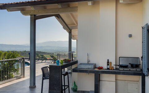 Villa Ombrone: Mueble, Silla, Sombra, Mueble Para Exteriores, Estructura Al Aire Libre, Cocina Y Comedor Mesa, Cocina, Mostrador, Pérgola, Porche