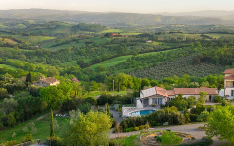 Villa Ombrone: Barrio Residencial, Paisaje, Casa, Área Rural, El Terreno Del Lote, Inmuebles, Asentamientos Humanos, Vista Panorámica, Suburbio, Hill Station