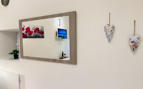 Studio Piccolo al Verticale - Levanto: Pared, Diseño De Interiores, Marco, Habitación, Espejo, Sala, Pintar, Arte Moderno, Yeso