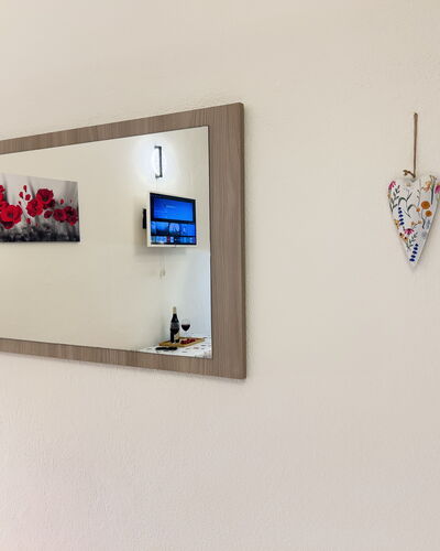 Studio Piccolo al Verticale - Levanto: Pared, Diseño De Interiores, Marco, Habitación, Espejo, Sala, Pintar, Arte Moderno, Yeso