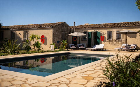 Villa Il Carato, Private Pool, Modica: Mueble Para Exteriores, Barrio Residencial, Piscina, Casa, Inmuebles, Hacienda, Recurso, Silla, Villa, Sunlounger