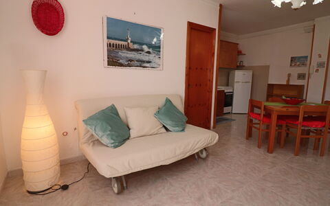 Myriam: Mueble, Piso, Diseño De Interiores, Suelo, Habitación, Departamento, Sala, Sofá, Silla