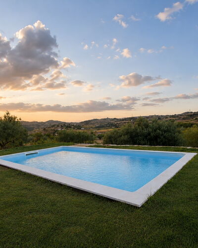 Villa Margi: Azul, Piscina, Casa De Campo