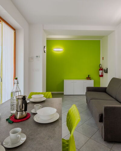 Antica Corte: Diseño De Interiores, Piso, Mueble, Suelo, Habitación, Techo, Casa, Departamento, Silla, Sala