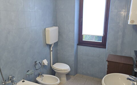 The Heritage Home: Arreglo De Tubería, Piso, Baño, Suelo, Lavabo, Baño, Plomería, Asiento Del Baño, Grifo, Lavabo Del Baño
