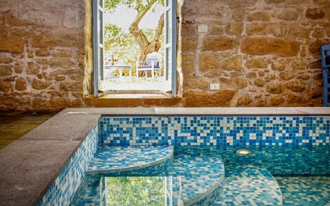 Villa Fontanazza: Piso, Suelo, Material Compuesto, Piscina, Loseta, Arreglo De Tubería, Manchas De Madera, Diseño, Baño, Recurso