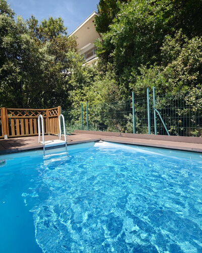 Villa Sole - Exclusive Villa al Conero con Piscina: Piscina, Madera, Recurso, Material Compuesto, Manchas De Madera, Eco Hotel, Ocio, Sombra, Mueble Para Exteriores, Cubierta