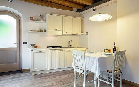 La Corte di Marga - Casa Gustet: Mueble, Diseño De Interiores, Piso, Madera, Suelo, Techo, Cocina, Mostrador, Habitación, Encendiendo