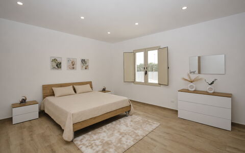 Villa Cosentini: Mueble, Cama, Diseño De Interiores, Piso, Habitación, Suelo, Pared, Madera, Techo, Habitación