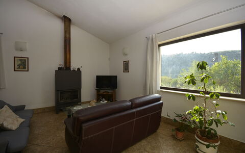 Villa del Monte: Mueble, Diseño De Interiores, Habitación, Piso, Techo, Suelo, Sala, Sofá, Marco, Madera Dura