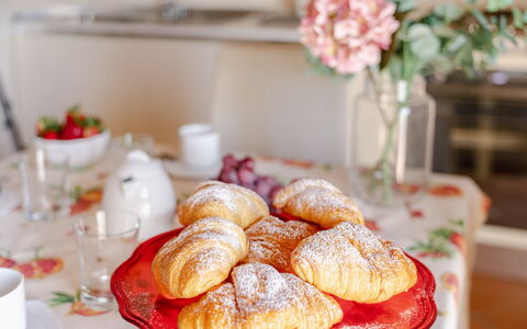 Serafini Holiday Home: Comida, Vajilla, Utensilios Para Servir, Postre, Mueble, Vajilla, Desayuno