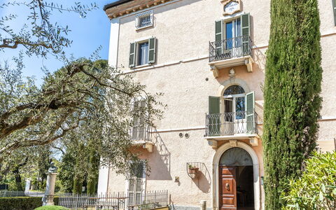 Serafini Holiday Home: Arco, Balcón, Inmuebles, Mansión, Villa, Hacienda, Balaustre