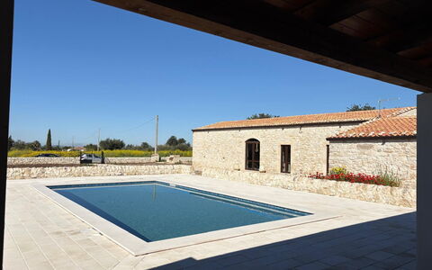 Villa Palmento: Piscina, Material Compuesto, Inmuebles, Hormigón, Loseta, Hacienda, Recurso, Villa, Fuente De Agua, Losa