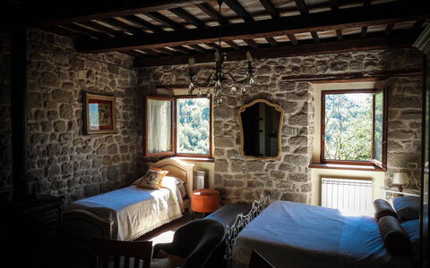 Agriturismo Arcera: Pared, Habitación, Cama, Mueble, Sábana, Diseño De Interiores, Lecho, Marco De La Cama, Habitación, Techo