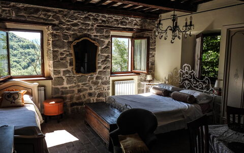 Agriturismo Arcera: Pared, Habitación, Mueble, Cama, Lecho, Habitación, Sábana, Marco De La Cama, Techo, Madera Dura