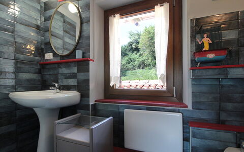 Villa 900 Design & Hills Escape: Arreglo De Tubería, Manchas De Madera, Madera Dura, Loseta, Tablón, Grifo, Planta De Casa, Baño, Lavabo Del Baño, Plomería