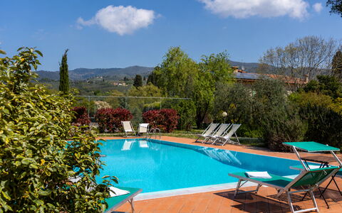 Il Leccio, Vinci, Private Pool and Tennis: Piscina, Recurso, Eco Hotel, Hacienda, Mueble Para Exteriores, Sunlounger, Villa, Hotel, Ciudad De Vacaciones, Thermae