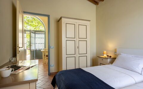 Casa Stella Serena, Casole D'Elsa, Pool: Pared, Diseño De Interiores, Techo, Suelo, Habitación, Habitación, Piso, Casa, Cama, Mueble