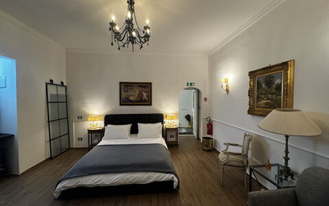 Maison D'Alice: Mueble, Diseño De Interiores, Cama, Habitación, Piso, Suelo, Sábana, Techo, Lecho, Habitación