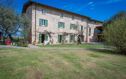 Preseglie Lake Garda: Inmuebles, Césped, Jardín, Yarda, Patio Interior, Paisajismo, Villa, Casa De Campo