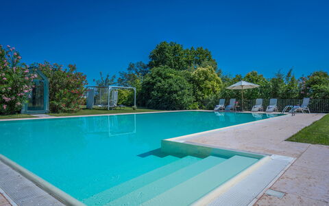 Preseglie Lake Garda: Piscina, Azul, Recurso, Material Compuesto, Ocio, Sombra, Eco Hotel, Thermae, Fuente De Agua, Centro De Ocio