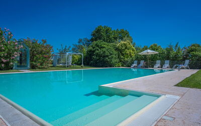Preseglie Lake Garda: Piscina, Azul, Recurso, Material Compuesto, Ocio, Sombra, Eco Hotel, Thermae, Fuente De Agua, Centro De Ocio