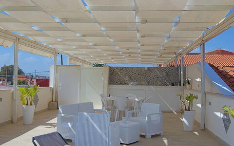 Casa Amare: Mueble Para Exteriores, Sombra, Silla, Estructura Al Aire Libre, Toldo, Balcón, Pérgola, Diseño, Pabellón, Paraguas