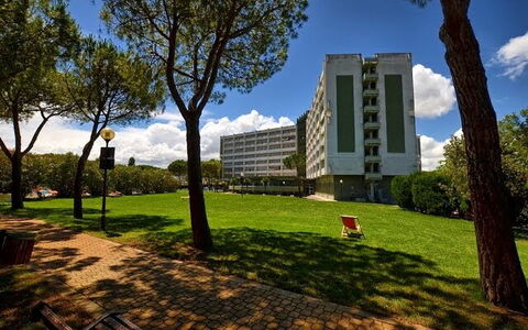 Suite Riviera: Departamento, Arbusto, Condominio, Diseño Urbano, Jardín, Sede, Césped, Paisajismo, Sombra