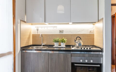 Casa di Lilia: Aparato De Cocina, Cocina, Electrodoméstico, Mostrador, Diseño De Interiores, Gabinetes, Madera, Estufa De Cocina, Electrodoméstico, Estufa