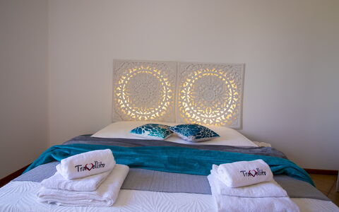 Sweet Dreams Home in Otranto: Cama, Mueble, Lecho, Habitación, Sábana, Diseño De Interiores, Linos, Suelo, Amortiguar, Habitación