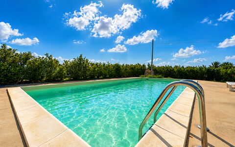 Villa Marzia: Azul, Agua, Piscina, Material Compuesto, Reflexión, Recurso, Fuente De Agua, Eco Hotel, Piscina De Reflejo