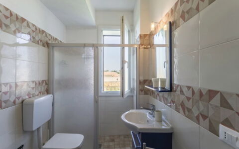 Villa Marzia: Piso, Suelo, Material Compuesto, Loseta, Departamento, Arreglo De Tubería, Plomería, Baño, Lámpara