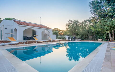 Villa Margherita: Piscina, Hacienda