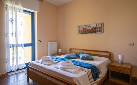 Elena'S House in Otranto: Departamento, Silla, Manchas De Madera, Hotel, Balcón, Planta De Casa
