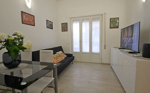 Il Centro: Mueble, Piso, Diseño De Interiores, Suelo, Madera, Sofá, Habitación, Sala, Encendiendo, Casa