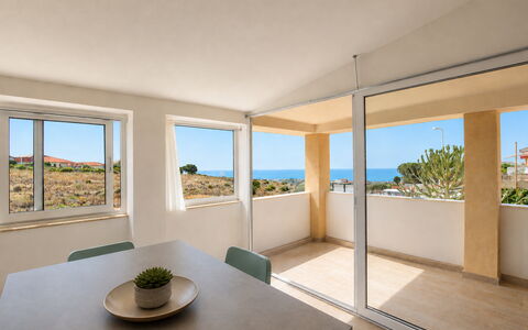 Villa Giugiola: Suelo, Departamento, Manchas De Madera, Sombra, Madera Dura, La Luz Del Día, Balcón, Eco Hotel, Ático