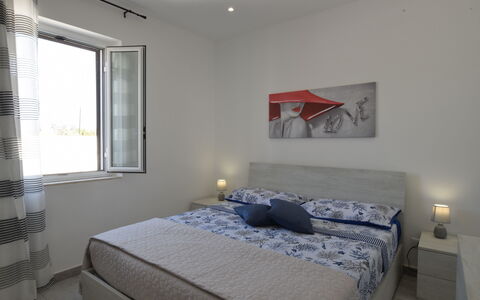 Villa Giugiola: Mueble, Cama, Diseño De Interiores, Habitación, Pared, Suelo, Piso, Lecho, Sábana, Habitación