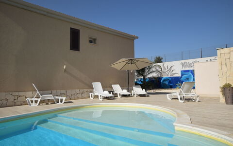 Villa Giugiola: Piscina, Recurso, Mueble Para Exteriores, Sombra, Hotel, Eco Hotel, Villa, Ciudad De Vacaciones, Hacienda
