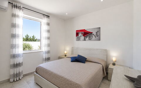 Villa Giugiola: Mueble, Diseño De Interiores, Suelo, Piso, Casa, Departamento, Cama, Habitación, Habitación, Techo