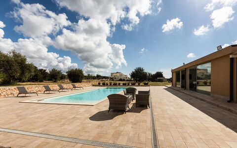 Villa Meti: Inmuebles, Sombra, Diseño, Paisajismo, Piscina, Loseta