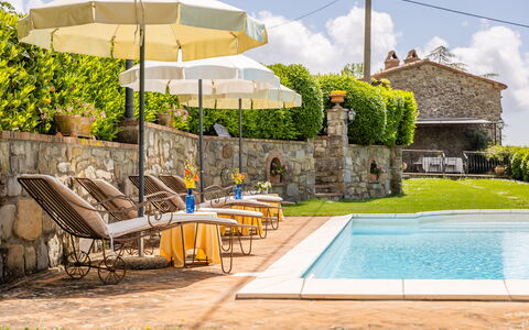Casa Ivan: Piscina, Recurso, Mueble Para Exteriores, Sunlounger, Paraguas, Eco Hotel, Thermae, Inmuebles, Maceta, Hacienda